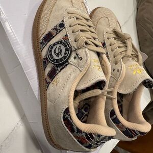 Beige Sneakers with Patterned Accents